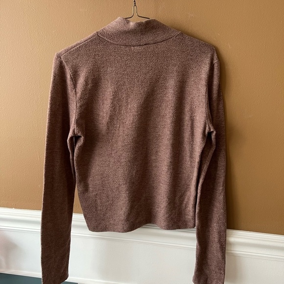 Zara Mock Turtleneck Cropped Lightweight Sweater Size Large - Picture 5 of 7